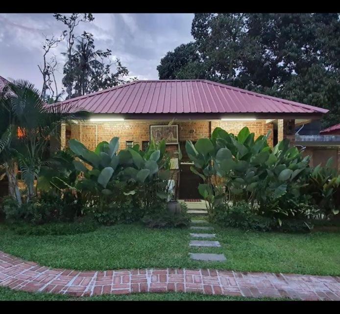 Villa Kebun Puisi Kajang Exterior foto