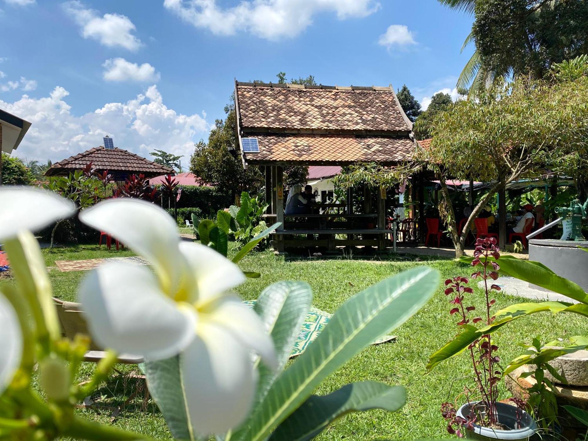 Villa Kebun Puisi Kajang Exterior foto